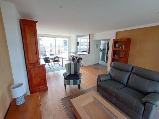 Appartement de 99m2 proche de la mer rénové, 3 chambres - Housity
