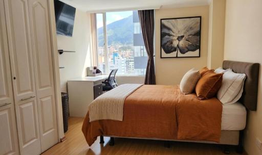 Bella Suit amoblada, sector exclusivo La Carolina. - Housity