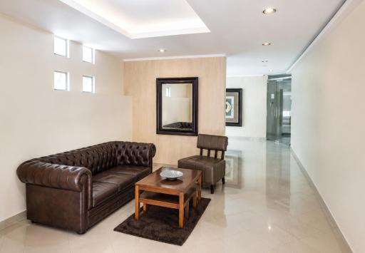 Bella Suit amoblada, sector exclusivo La Carolina. - Housity