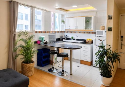 Bella Suit amoblada, sector exclusivo La Carolina. - Housity