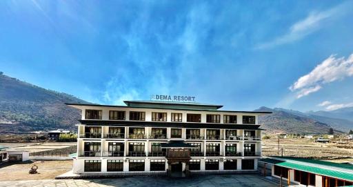 Dema Rresort - Housity