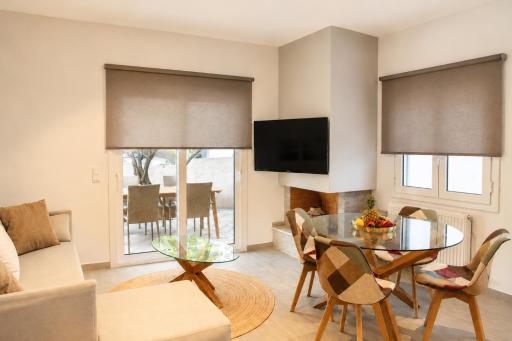 Minimal Residence near the Beach - Housity