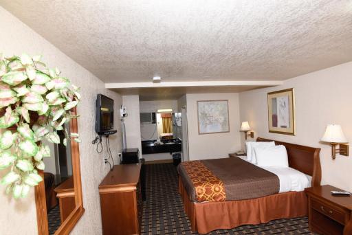 Best Budget Inn Anaheim - Housity