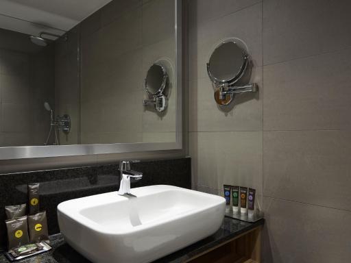 Novotel London Stansted Airport - Housity