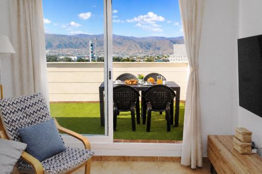 Ático junto al Teatro Auditorio de Roquetas, con Piscina, Parking y Terraza - Housity