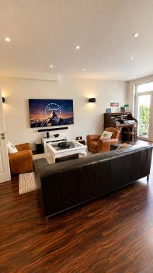 La Liberté, Loft 90 m2 rénové centre-ville, terrasse amenagee, jeux & parking - Housity
