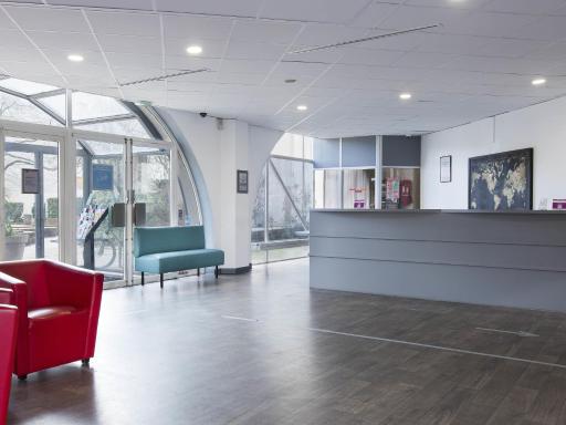 hotelF1 Cergy - Housity