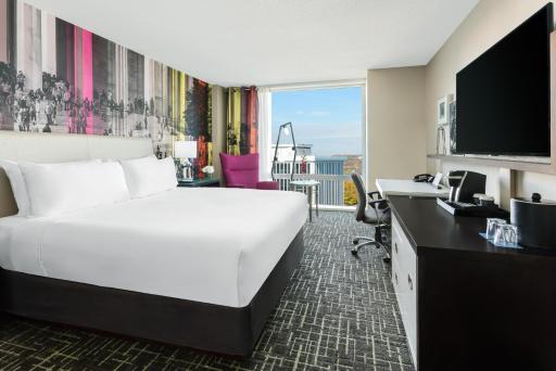 Hyatt Centric Arlington - Housity