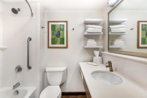 Hampton Inn Tampa International Airport/Westshore - Housity