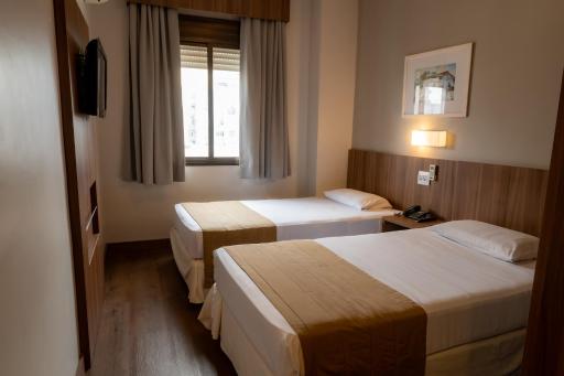 Hotel Continental Business - 200 metros do Complexo Hospitalar Santa Casa - Housity