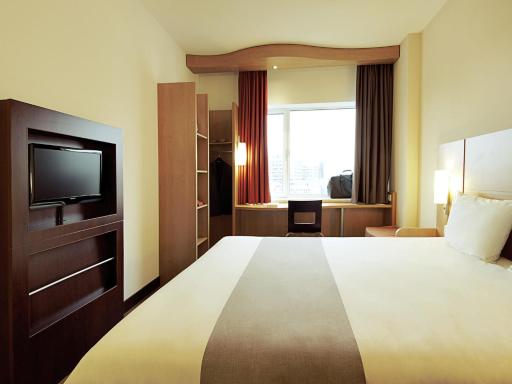 Ibis London Luton Airport - Housity