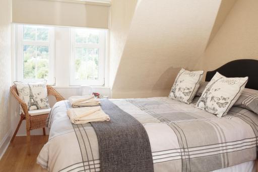 Corner House - Housity