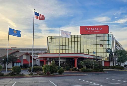 Ramada by Wyndham Tulsa Broken Arrow - Housity