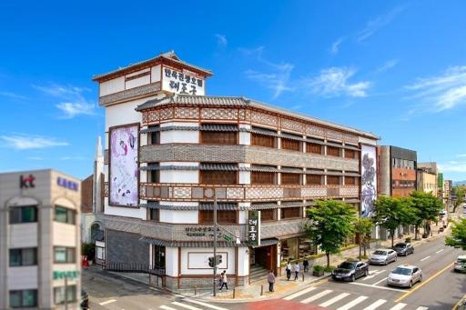 Jeonju Hanok Taejogung Hotel - Housity