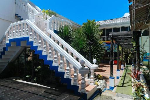 RedDoorz Plus @ Castle Chateau Iloilo - Housity