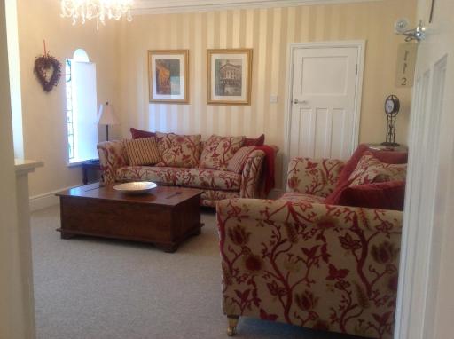 Fring House Apartment - Housity