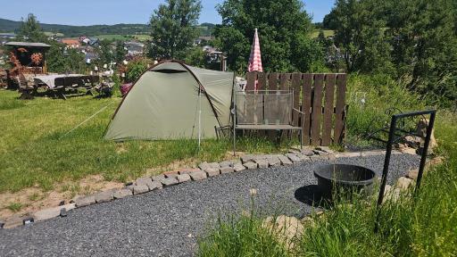 Camping im Igluzelt im Privatgarten mit warmer Lutzmatratze und Komfort Schlüchtern Main-Kinzig - Housity