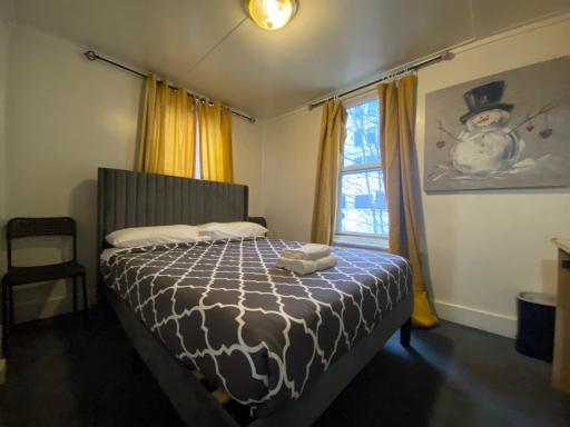 Oui on Ludlow - Entire House and Private Rooms in University City - Housity