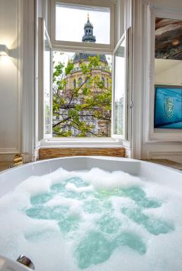 Enzo Capo Jacuzzi Andrassy - Housity