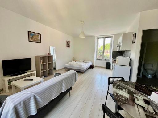 Appartement Rénové avec Cuisine Américaine et WIFI, Proche des Thermes Saint Roch - FR-1-541-32 - Housity