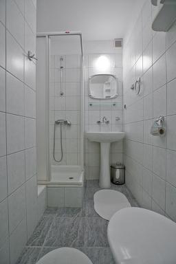 OW Jaskółka - Housity