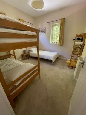 Private 1st Floor Apartment - Perfect for Port of Dover, Eurotunnel and Short Stays - Housity