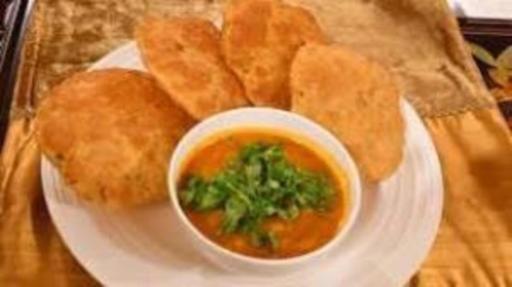 Divine Inn Couple Friendly Hotel near Sector 51 Metro Station - Housity
