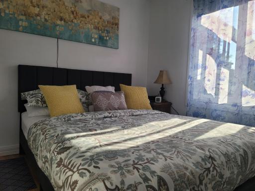 Cozy quiet place next to hwy smart tv+wifi+netflix - Housity