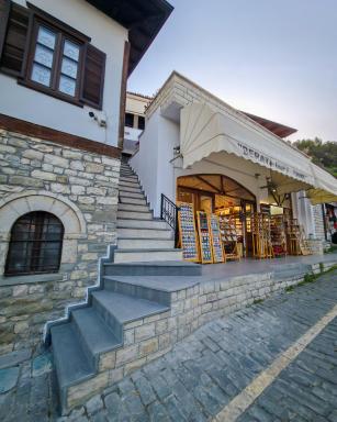 Villa Mishel Suites - Old Town Berat - Housity