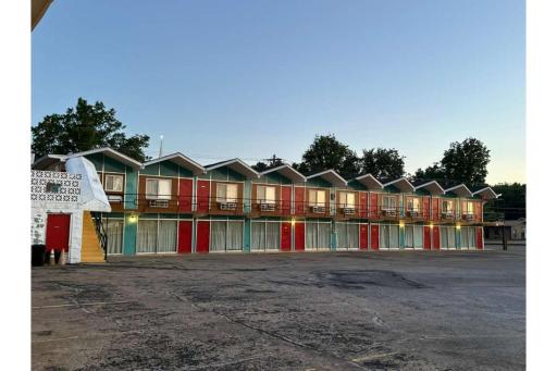 Gray Plaza Motel Benton Rend Lake I-57 - Housity