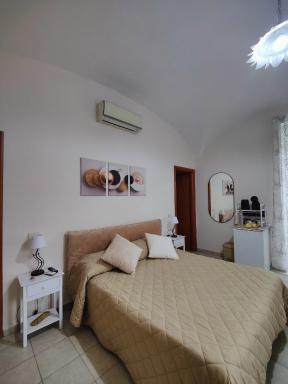 Bed Breakfast And Cappuccino - Housity