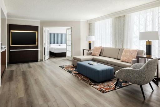 Chicago Marriott Suites Deerfield - Housity