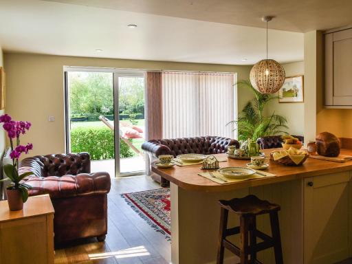 Swallowtail Lodge - Housity