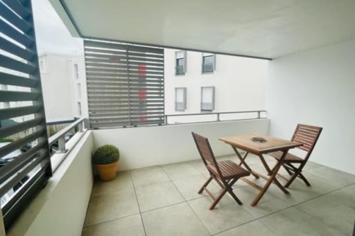 Nice 66m with terrace in La Rochelle - Housity