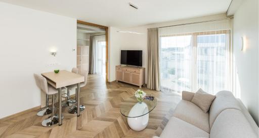 64LT - Housity