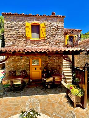 Ilios Guest House - Housity