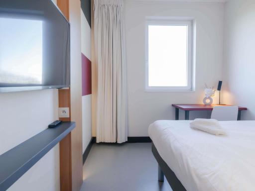 Beachfront · Private Beach ibis budget Brugge Jabbeke - Housity