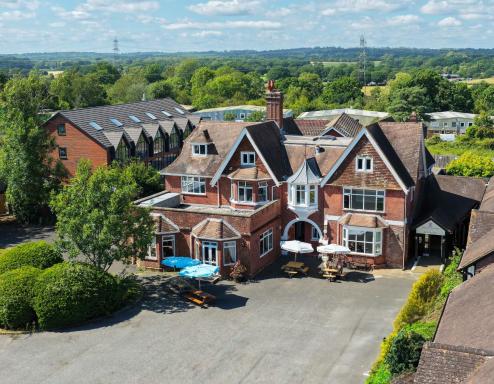 Hickstead Hotel - Housity