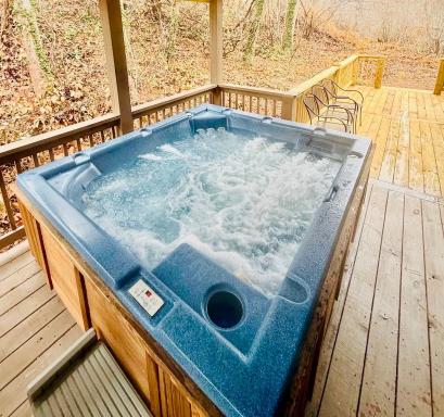 Serenity Views Luxury - Close to City & Parkway! - Housity