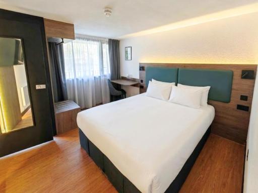 The Crossway Hotel, Coventry Walsgrave, Part of AG Collection - Housity