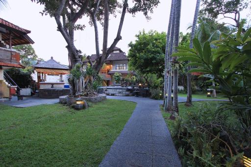 The Taman Ayu Seminyak 10 Minute walking to the BEACH - Hizvo