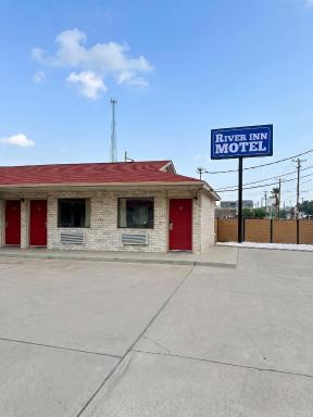 River Inn Motel - Housity