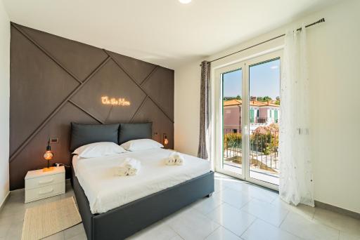 Skybnb APPARTMENTS 30 mt from the sea - Housity