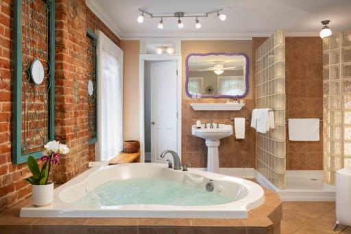 Main Street Inn - Housity