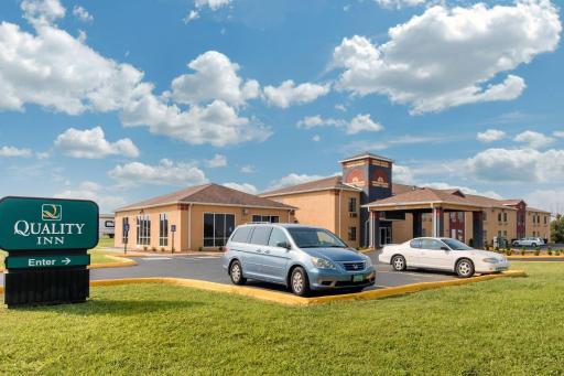 Quality Inn Cadiz - Housity