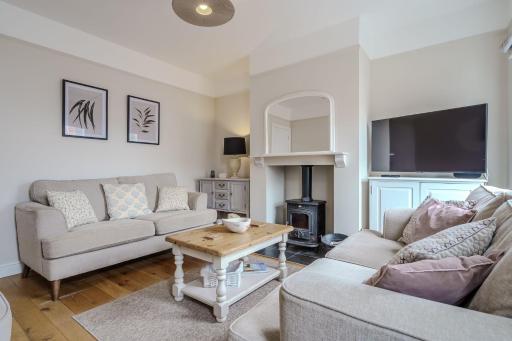 Beachcomber by Winterton Cottages - Housity