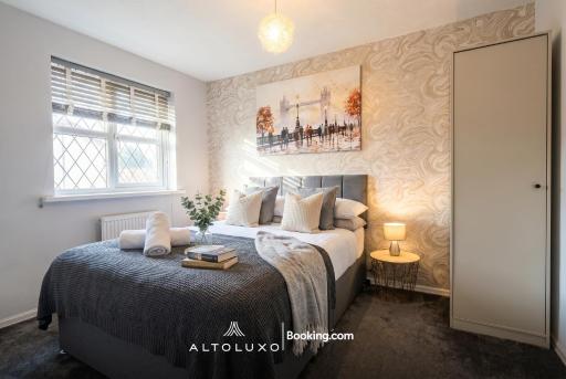 Stylish Stay in 3 BR House in Emersons Green, WiFi, & Garden by AltoLuxo Short Lets & Serviced Accommodation - Housity