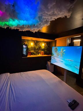 L'écrin Secret Suite & NETFLIX Aubagne-Cassis-Marseille - Housity