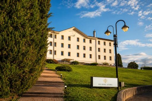 Phi Hotel Astoria - Housity