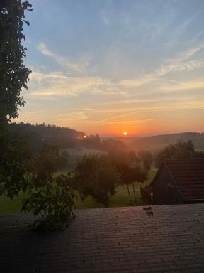 Doppelzimmer mit Bad & Balkon - Housity